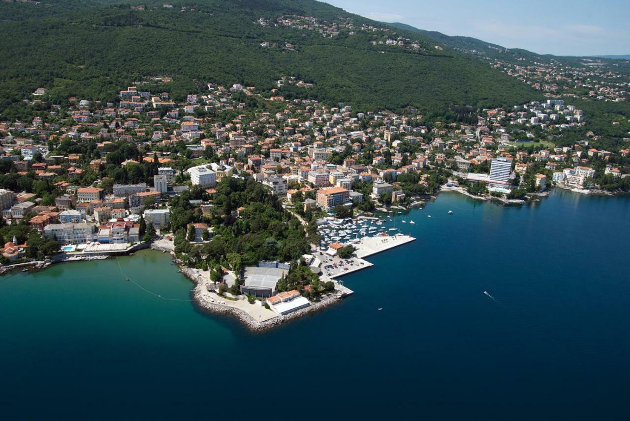 Maria 10 With Swimming Pool * Opatija