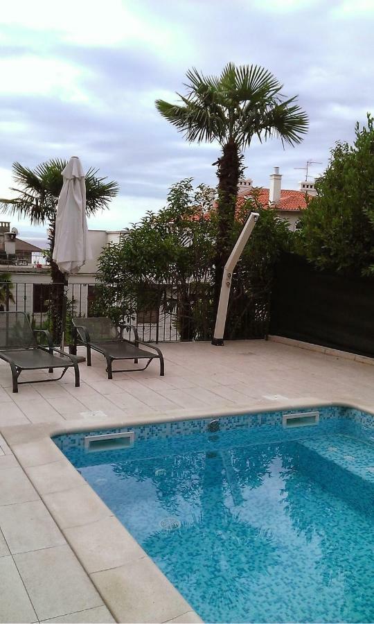 Maria 10 With Swimming Pool Apartma