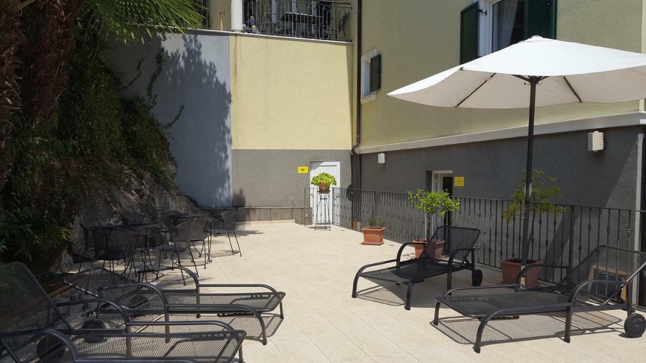Apartma Maria 10 With Swimming Pool